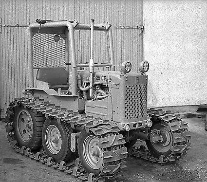 17003 BEBN 06143 4 - Bandtraktor - Kristinehamns bildarkiv
